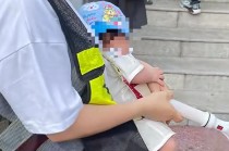 马上评｜家长抱婴儿值护学岗，如何避免“被自愿”？